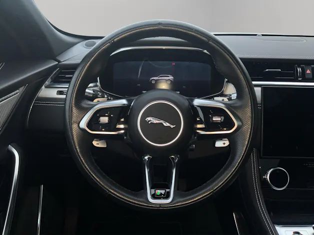 Jaguar F-Pace 2.0 I4 250 R-Dynamic SE AWD