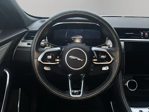 Jaguar F-Pace 2.0 I4 250 R-Dynamic SE AWD