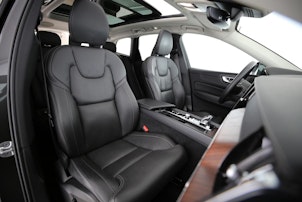 Vehicle image VOLVO XC60 2.0 B5 MH Ultimate Bright AWD