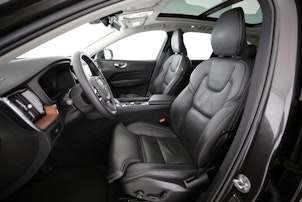 Vehicle image VOLVO XC60 2.0 B5 MH Ultimate Bright AWD