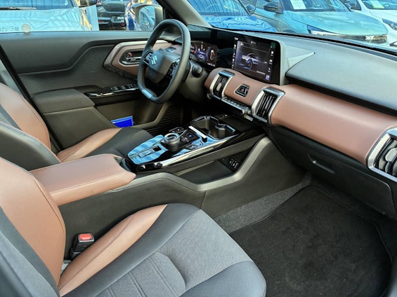 Vehicle image 7 Vehicle image 7