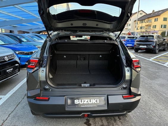 Vehicle image 8 Vehicle image 8