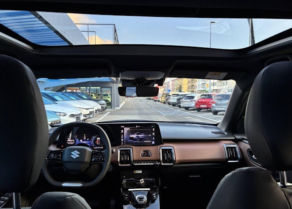 Vehicle image 14 Vehicle image 14