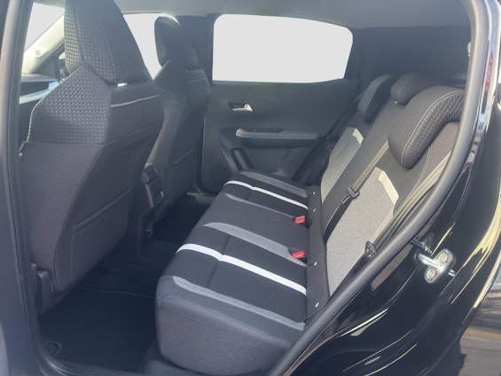 Vehicle image 14 Vehicle image 14