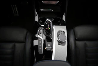 https://vehicle.imgix.net/4098005/b20d1823-e63f-4f6b-9063-5773729aeddd.jpg