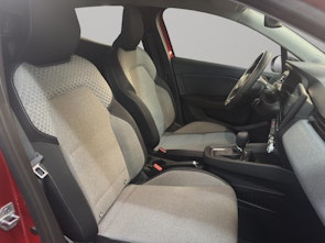 Vehicle image MITSUBISHI Colt 1.6 HEV Invite+