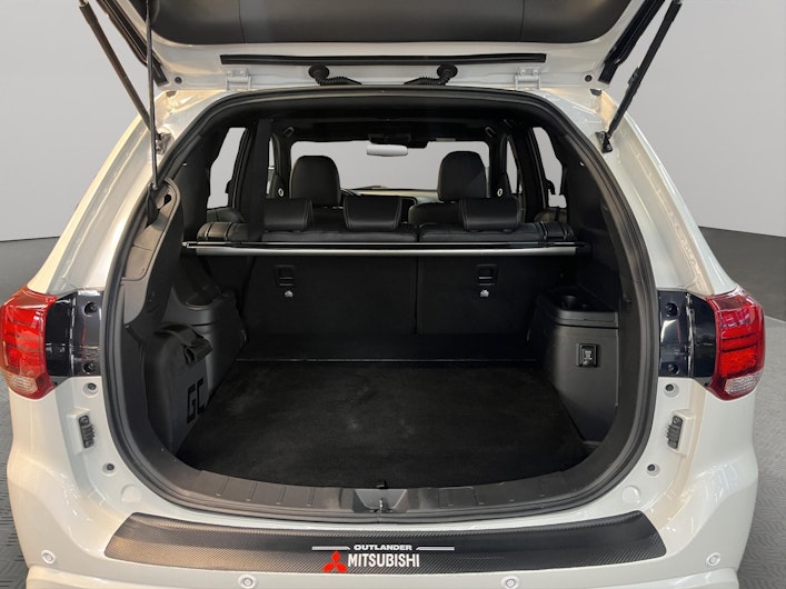 Vehicle image MITSUBISHI OUTLANDER