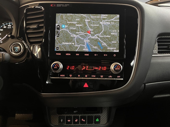 Vehicle image MITSUBISHI OUTLANDER