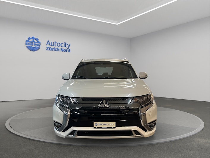 Vehicle image MITSUBISHI OUTLANDER