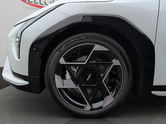 Vehicle image 13 Vehicle image 13