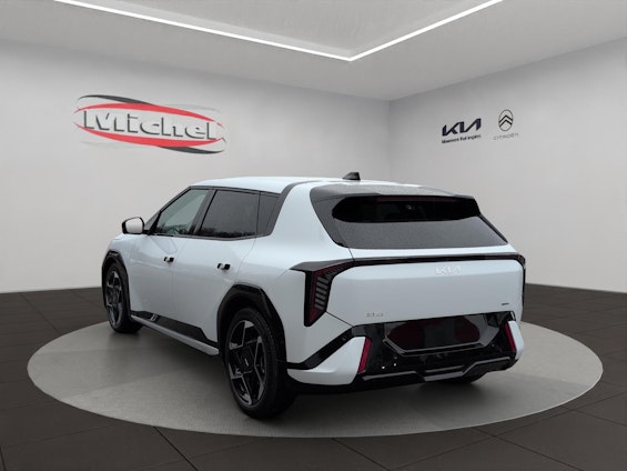 Vehicle image 4 Vehicle image 4