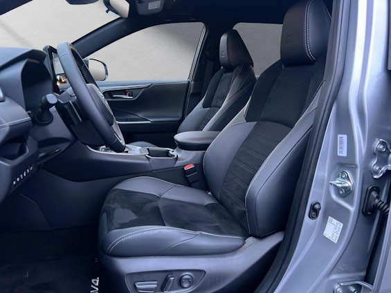 Vehicle image 8 Vehicle image 8