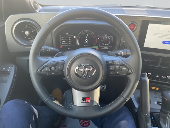 Vehicle image 10 Vehicle image 10