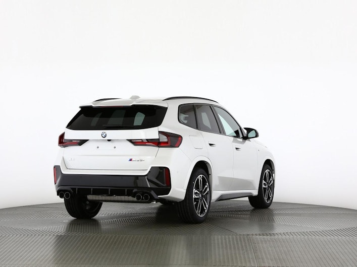 Vehicle image BMW X1