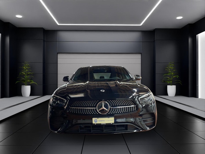 Vehicle image MERCEDES-BENZ E 220