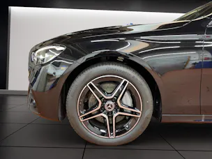 Mercedes-Benz E 220 d 4MATIC Swiss Star Limousine AMG Line