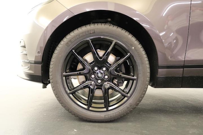 Vehicle image LAND ROVER RANGE ROVER VELAR