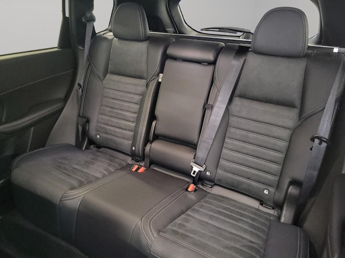 Vehicle image MITSUBISHI OUTLANDER