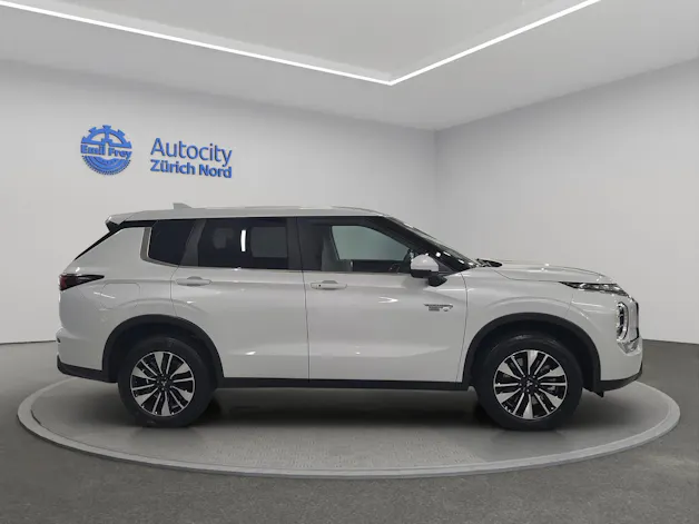 Mitsubishi Outlander 2.4 PHEV Invite 4x4