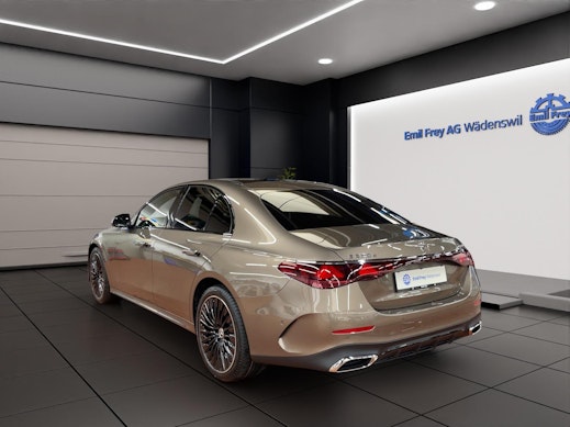 MERCEDES-BENZ E 220 d AMG Line 4matic 3