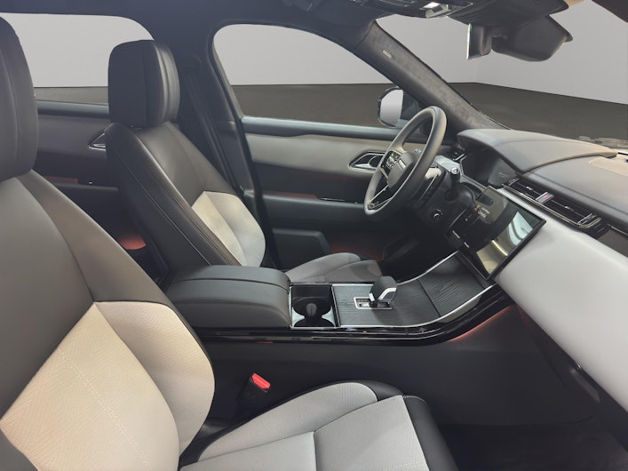 Vehicle image LAND ROVER RANGE ROVER VELAR