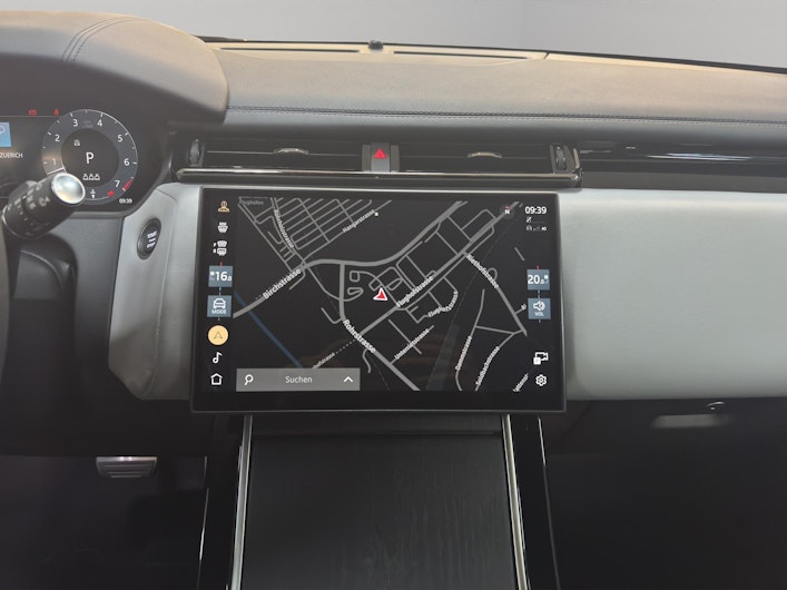 Vehicle image LAND ROVER RANGE ROVER VELAR