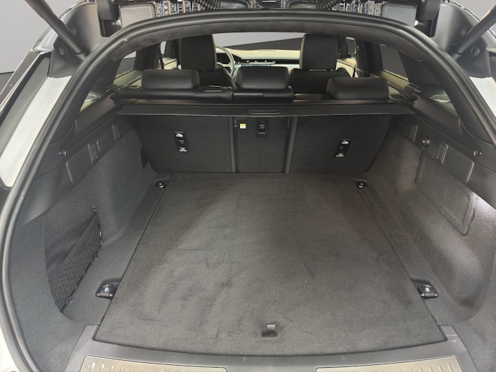 Vehicle image LAND ROVER RANGE ROVER VELAR