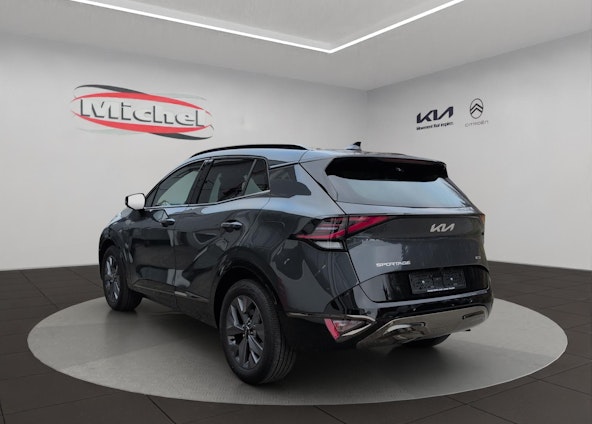 Vehicle image 17 Vehicle image 17