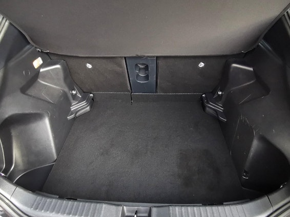 Vehicle image 8 Vehicle image 8