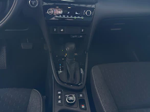https://vehicle.imgix.net/4098207/dd6c4565-106e-49a9-b6a7-18450a22ccdd.jpg