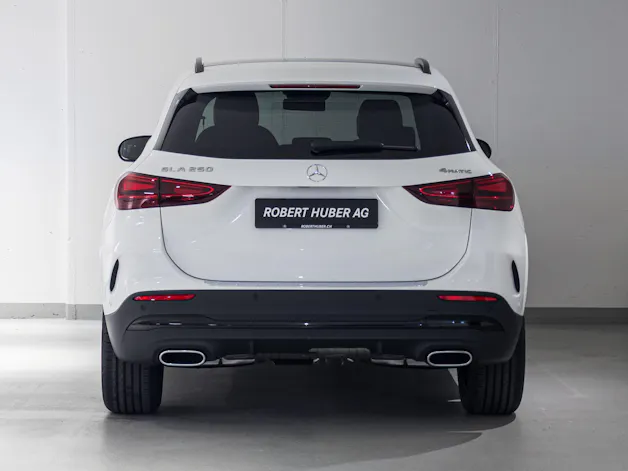 Mercedes-Benz GLA 250 4MATIC Swiss Star