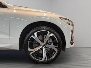 Vehicle image VOLVO XC60 2.0 T6 TE R-Design eAWD