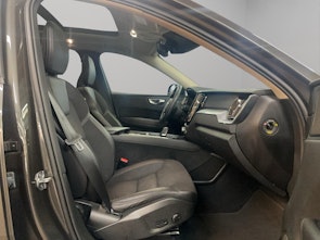 Vehicle image VOLVO XC60 2.0 T6 TE R-Design Expre. eAWD