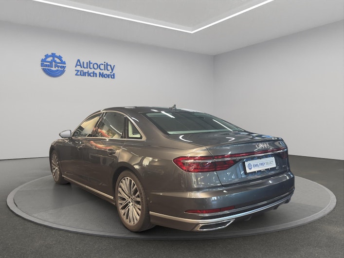 Vehicle image AUDI A8