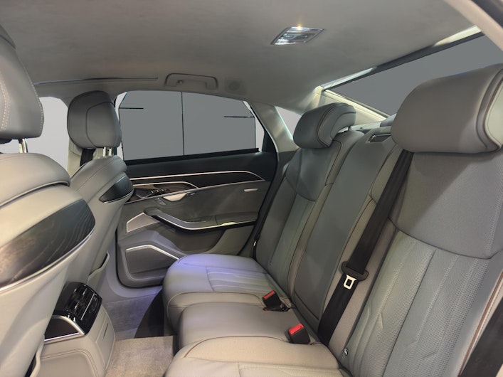 Vehicle image AUDI A8