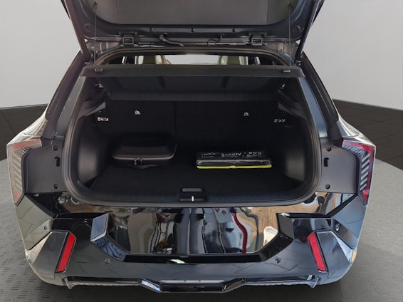 Vehicle image 17 Vehicle image 17