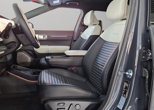 Vehicle image 8 Vehicle image 8