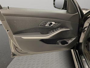 Vehicle image BMW 320d xDrive Touring