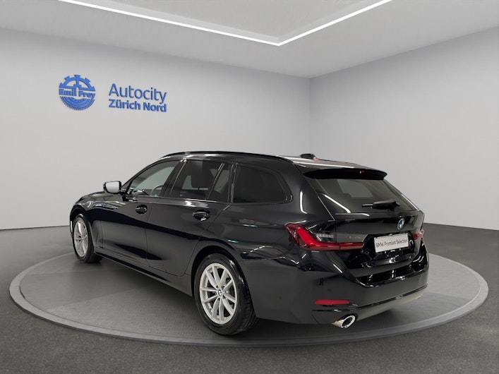 Vehicle image BMW 3 SERIES