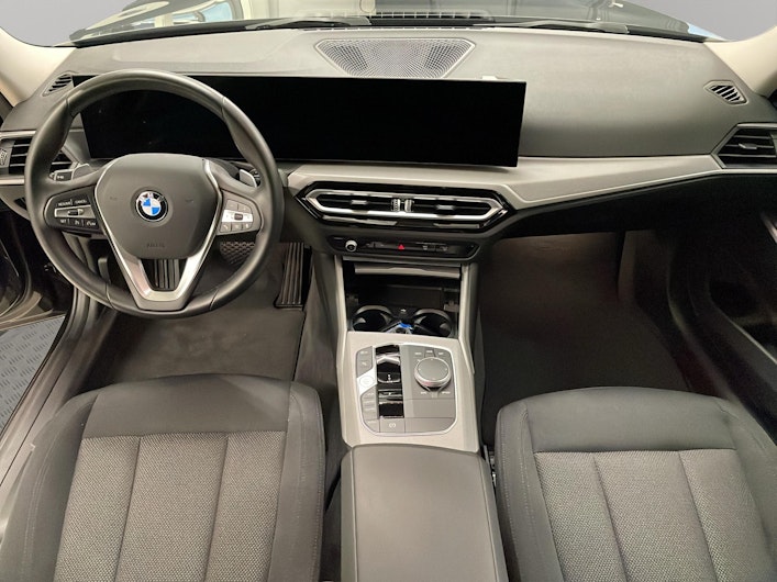 Vehicle image BMW 3 SERIES