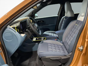 https://vehicle.imgix.net/4098252/8f81fc01-0a7b-400d-9bf5-a4f0c8f5ce92.jpg