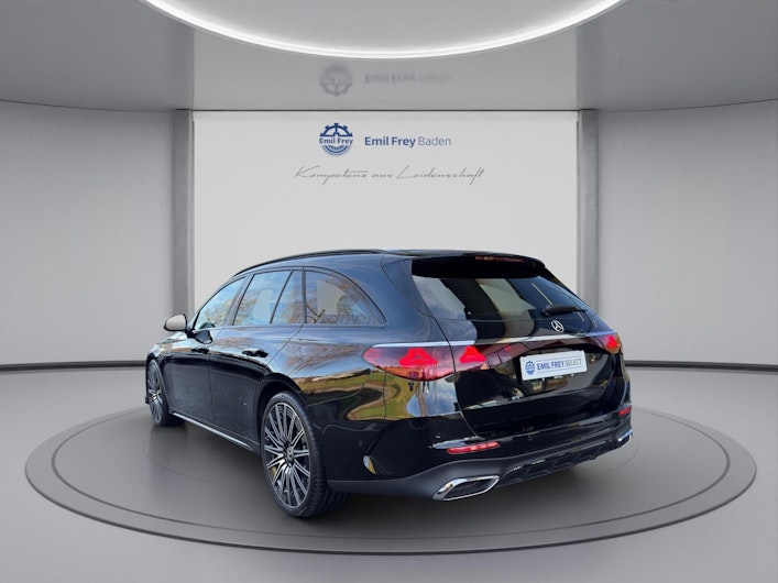 Vehicle image MERCEDES-BENZ E 220