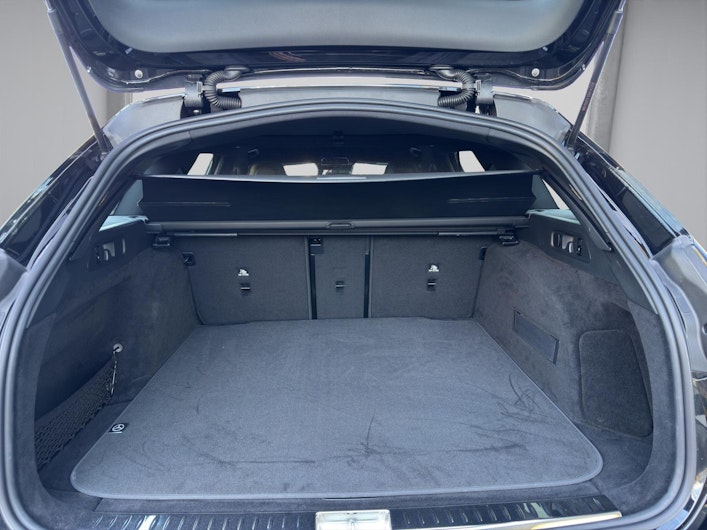 Vehicle image MERCEDES-BENZ E 220