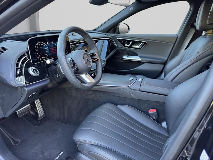 Vehicle image MERCEDES-BENZ E 220