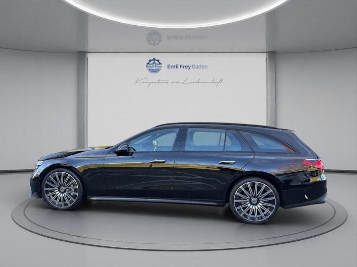 Vehicle image MERCEDES-BENZ E 220