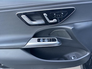 Vehicle image MERCEDES-BENZ E 220 d AMG Line 4matic Kombi