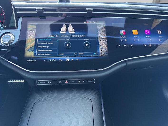 Vehicle image MERCEDES-BENZ E 220