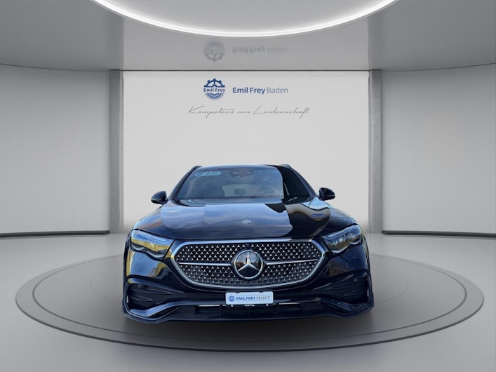 Vehicle image MERCEDES-BENZ E 220