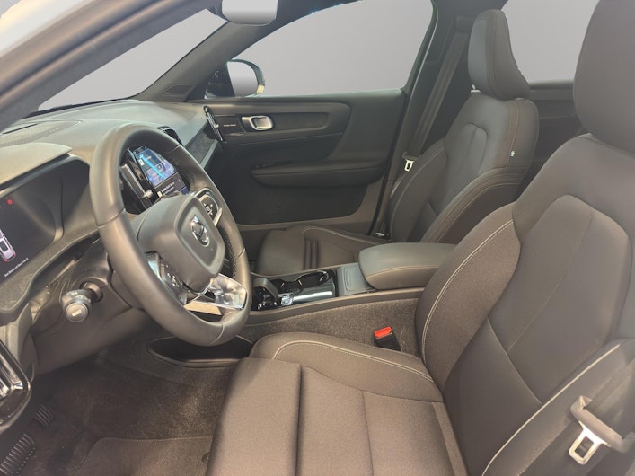 Vehicle image VOLVO XC40