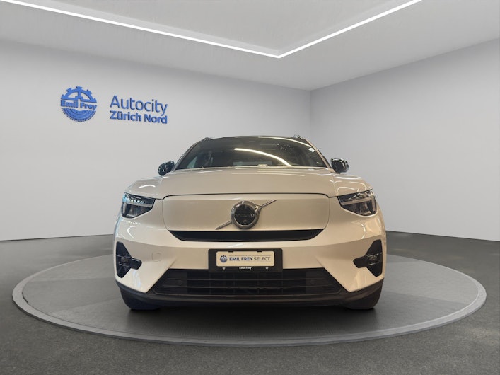 Vehicle image VOLVO XC40